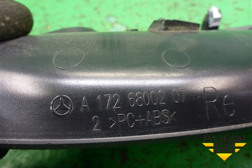 Накладка на торпедо (боковая правая) (A1726800207) для Mercedes Benz SLK R172 с 2010-2016г (СЛК)