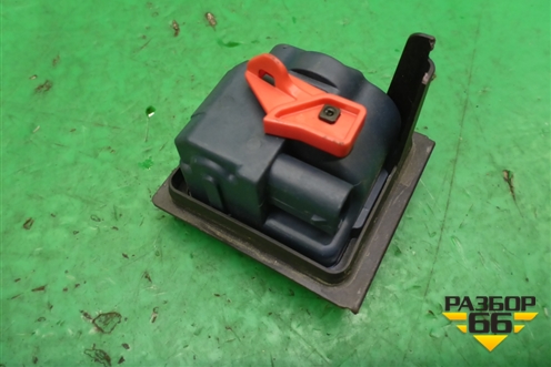 Активатор лючка бензобака (A0038203297) для Mercedes Benz SLK R172 с 2010-2016г (СЛК)