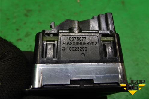 Кнопка стеклоподъёмника (A2049058202) для Mercedes Benz SLK R172 с 2010-2016г (СЛК)