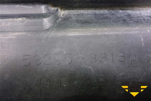 Накладка декоративная на переднюю панель (5329533130) для Toyota Camry V70 с 2017г (Камри)