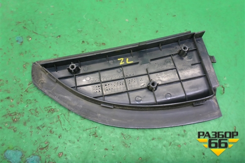 Накладка двери задней левой (уголок) (838303D020) для Hyundai Sonata-5 с 2001г (Соната)