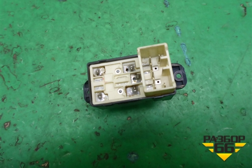 Кнопка стеклоподъёмника (9357820000) для Hyundai Sonata-5 с 2001г (Соната)