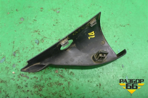 Накладка двери передней левой уголок (2M51A23409GA) для Ford Focus 1 с 1998-2004г (Фокус)