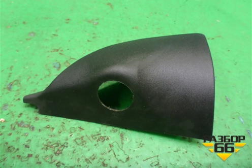 Накладка двери передней левой уголок (2M51A23409GA) для Ford Focus 1 с 1998-2004г (Фокус)