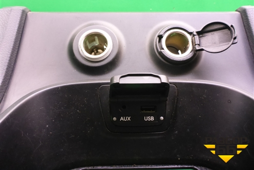 Консоль (846142W000) для Hyundai Grand Santa Fe с 2012-2018г (Гранд Санта Фе)