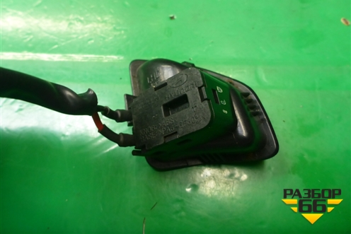 Кнопка открывания лючка бензобака (935552W000) для Hyundai Grand Santa Fe с 2012-2018г (Гранд Санта Фе)