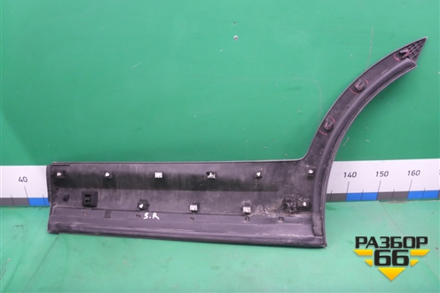 Накладка двери задней правой (87734B8000) для Hyundai Grand Santa Fe с 2012-2018г (Гранд Санта Фе)