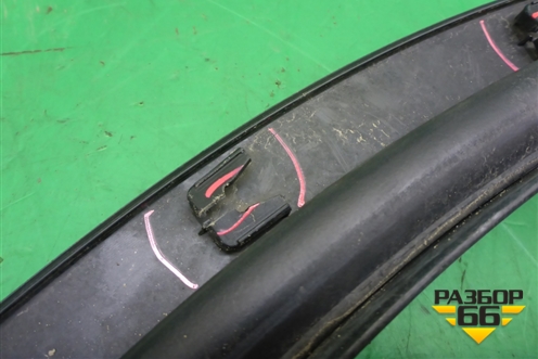 Накладка двери задней правой (87734B8000) для Hyundai Grand Santa Fe с 2012-2018г (Гранд Санта Фе)