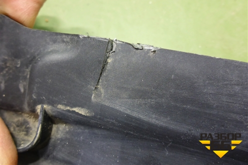 Уплотнитель двери  (правой) (2048010) для Scania 6 R Series с 2016г