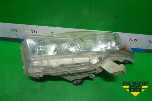 Фара левая (после 2010г галоген) (811500Е130) для Toyota Highlander с 2007-2013г (Хайлендер)