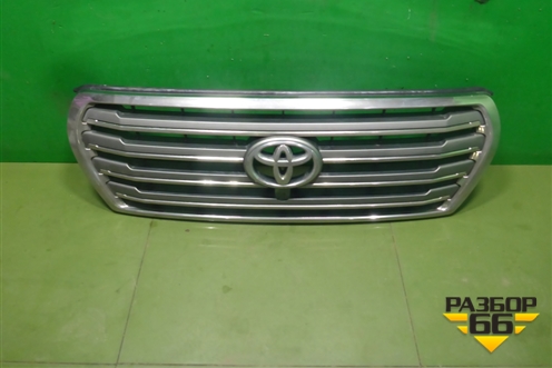 Решетка радиатора (после 2012г до 2015г под камеру) (5311460110) для Toyota Land Cruiser (200) с 2008г (Ленд Крузер)