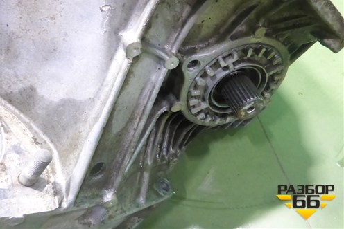 Корпус КПП (АКПП передняя часть) (TZ102ZDCAA) для Subaru Forester (SF5-9) с 1997-2002г