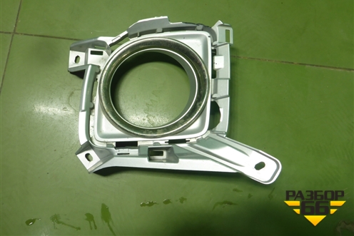 Накладка ПТФ левая (после 2012г до 2015г) (5204060070) для Toyota Land Cruiser (200) с 2008г (Ленд Крузер)