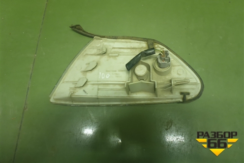 Повторитель на крыло правый (дубликат) для Toyota Mark 2 с 1996-2002г (Марк 2)