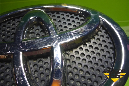 Эмблема передняя (7531242081) для Toyota Rav-4 с 2012-2019г (Рав 4)