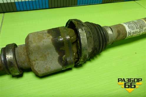 Привод передний правый (шлиц  наруж-25 АКПП 1.6л EP6C 10FHBXPSA5F01) (9684135180) для Peugeot 408 с 2012г
