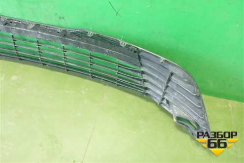 Решетка в передний бампер центральная (до 2020г) (5311333110) для Toyota Camry V70 с 2017г (Камри)