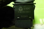 Кнопка люка (812W255036103) для Sitrak C7H (С7Н)