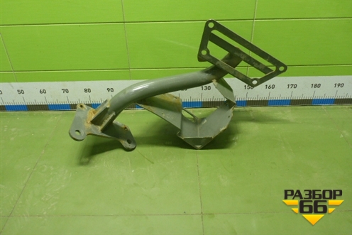 Кронштейн подножки  (Правый) (712W416150061) для Sitrak C7H (С7Н)