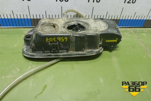 Лючок бензобака (4H0809857B) для Audi A8 с 2009-2017г