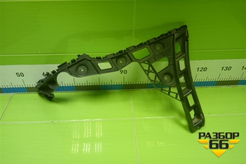Кронштейн заднего бампера правый (6RU807394) для Volkswagen Polo (седан) с 2010г