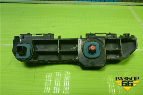 Кронштейн заднего бампера правый (5256242050) для Toyota Rav-4 с 2012-2019г