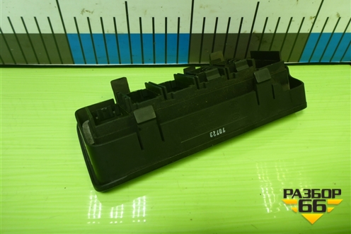 Рамка под кнопки (848413С100) для Hyundai Sonata-5 с 2001г (Соната)