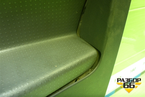 Обшивка двери передней правой под электрику для Mitsubishi Colt с 2004г (Кольт)