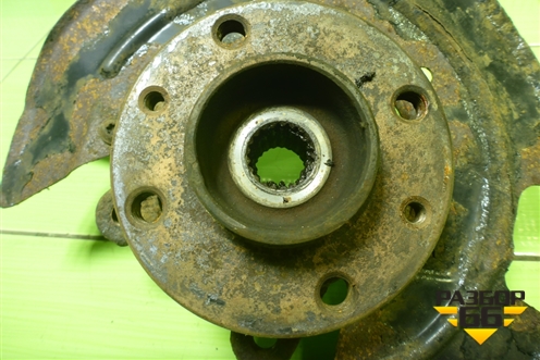 Кулак поворотный передний левый для Renault Logan с 2004-2015г (Логан)