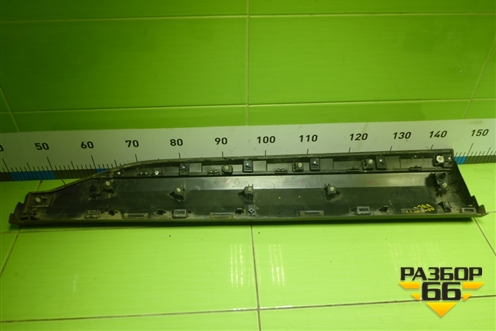 Накладка двери передней правой (8891867648) для Geely Atlas 2 с 2023г (Атлас)