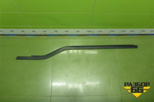 Накладка стекла переднего левого для Hyundai Porter с 1996-2011г (Портер)