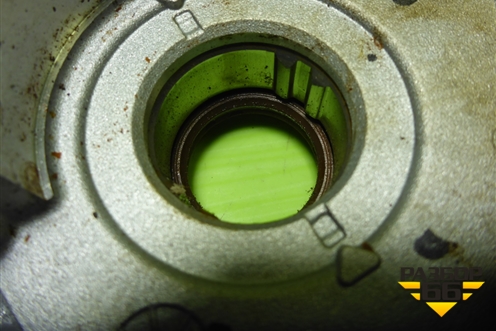 Крышка двигателя передняя (с маслянным насосом 1.6л G4FC) (213502B001) для Kia Rio с 2011-2016г (Рио 3)