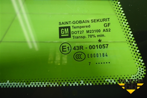 Стекло глухое правое (заднее 3-х дверный кузов) для Opel Corsa D с 2006-2014г (Корса Д)