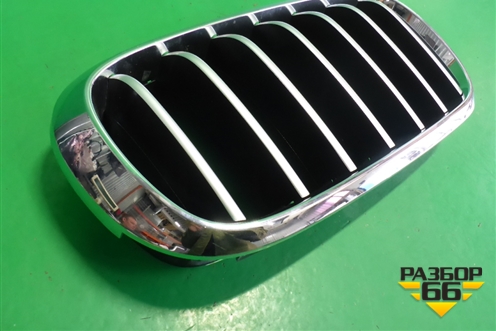 Решетка радиатора правая (7316076) для BMW X5 F15 с 2013г (Х5 Ф15)