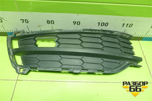 Заглушка в передний бампер левая (57A807367) для Skoda Karoq с 2017г (Карок)