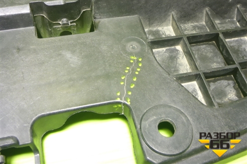 Кронштейн решетки радиатора (5509020XKZ0YA) для Haval M6 с 2021г (М6)