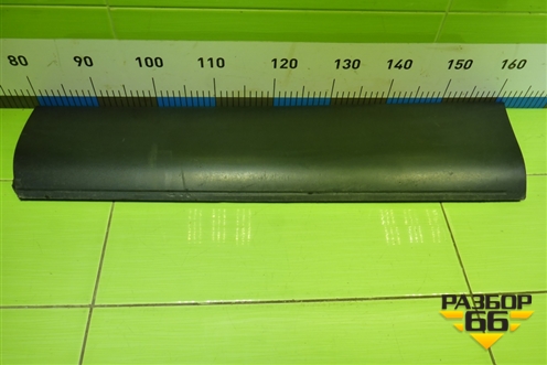 Накладка двери задней левой (4L0853969) для Audi Q7 c 2005-2015г (Ку 7)