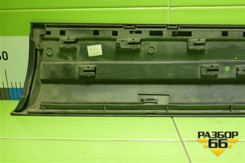 Накладка двери передней левой (4L0853959) для Audi Q7 c 2005-2015г (Ку 7)