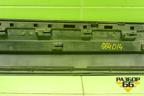 Накладка двери передней левой (4L0853959) для Audi Q7 c 2005-2015г (Ку 7)