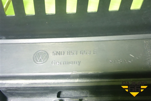 Решетка радиатора (5N0853653E) для Volkswagen Tiguan с 2007-2011г (Тигуан)