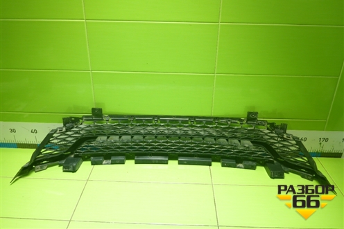 Решетка в передний бампер центральная (после 2021г) (8450090847) для VAZ Largus/Ларгус с 2012-2024г