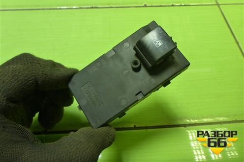 Кнопка стеклоподъёмника (передняя правая) (95460076) для Chevrolet Aveo (Т300) с 2011г (Авео Т300)