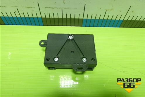 Блок управления топливным насосом (A2215402062) для Mercedes Benz C-Klass W204 с 2007-2014г (Ц)