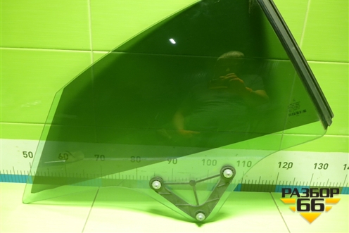 Стекло боковое (правое) для Mercedes Benz E-Klass C207 (купе) с 2009г (Е Купе)