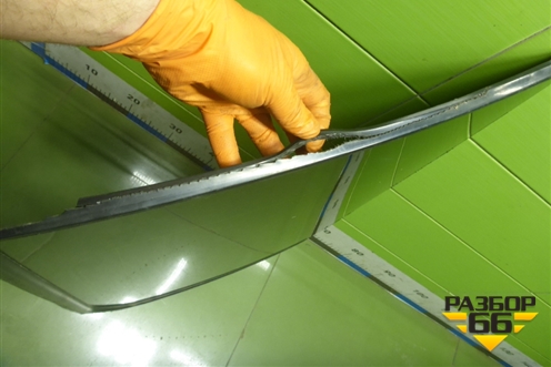 Стекло глухое левое для Toyota Land Cruiser (200) с 2008г (Ленд Крузер)