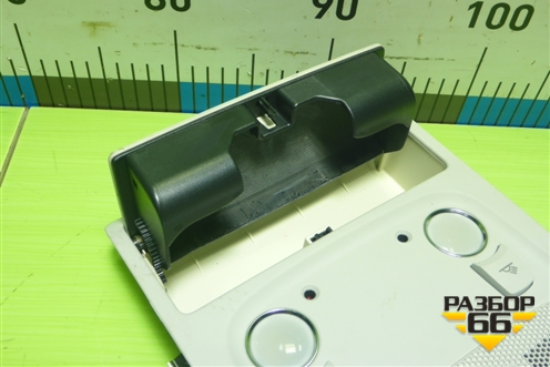 Плафон салонный передний (8T0947135B) для Audi Q5 c 2008-2017г (Ку 5)