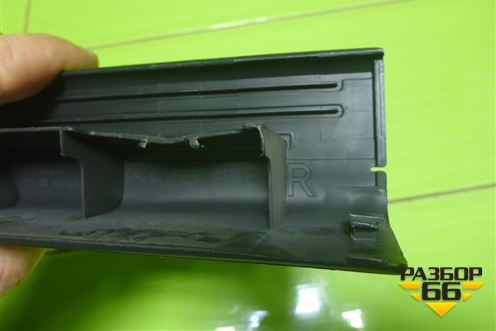 Накладка порога внутренняя заднего правого (A2046860236) для Mercedes Benz C-Klass W204 с 2007-2014г (Ц)