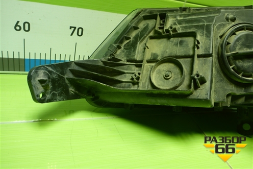 Фара правая (после 2014г галоген) (5L1941016D) для Skoda Yeti с 2009г (Етти)