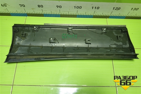 Накладка двери задней левой (5NA854949) для Volkswagen Tiguan с 2016г (Тигуан)