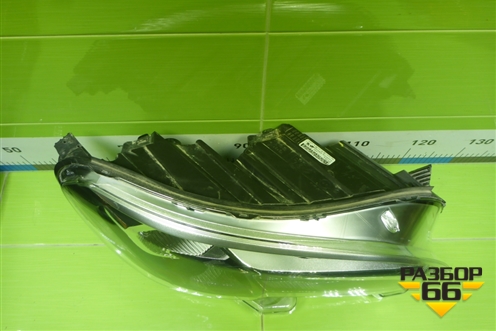 Фара правая (галоген) (9808572580) для Peugeot Expert с 2016г (Эксперт)